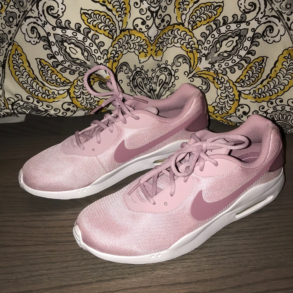 WOMENS NIKE AIR MAX OKETO PLUM CHALK/PLUM DUST